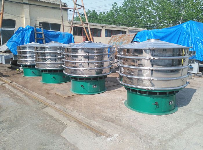 直徑1500mm振動篩特點(diǎn)：該產(chǎn)品的尺寸較大篩分量多。