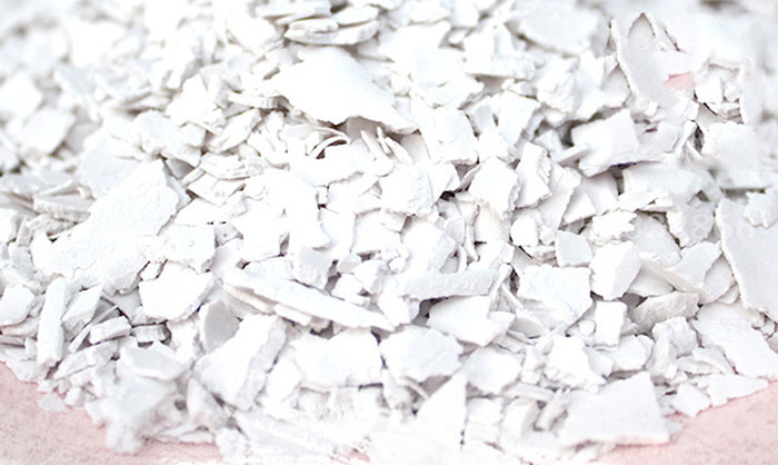  藕粉屬一種堿性的物料，所以對于普通振動篩的選擇就需要注意其材質方面。